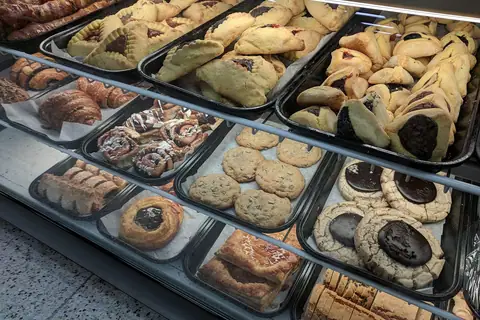 Heather's Bakery photo 1