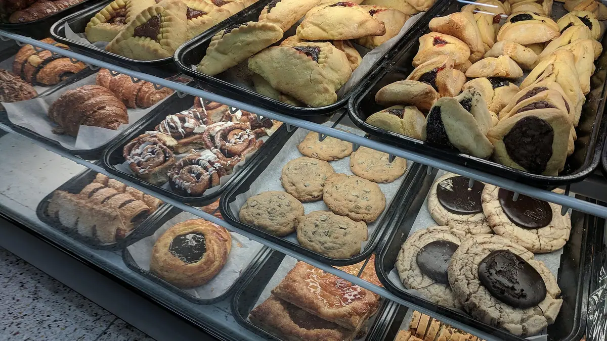 Heather's Bakery – bakery in Stoughton, Guildford